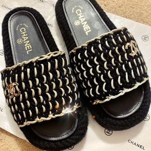SOLD!  G38189/94305 Black Knit Tweed Logo Sandals Slides Mules. Size 7.5